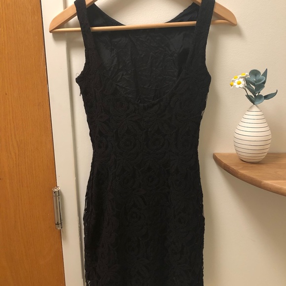 H&M Black Scoop Neck/Back Mini Dress - Picture 2 of 4